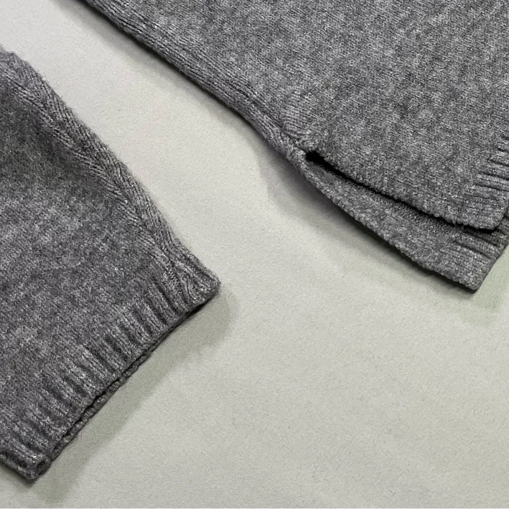 Burberry Women’s Classic Gray Mock Neck Sweater - Medium - Picture 5 of 8